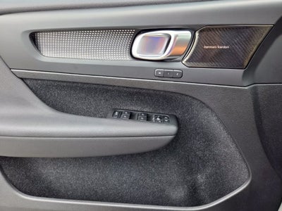 2021 Volvo XC40 R-Design