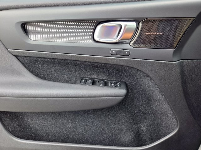 2021 Volvo XC40 R-Design