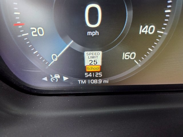 2021 Volvo XC40 R-Design