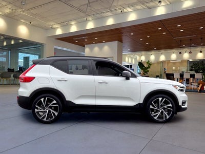 2021 Volvo XC40 R-Design