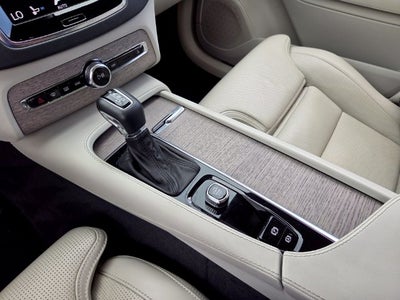 2022 Volvo XC90 T6 Inscription