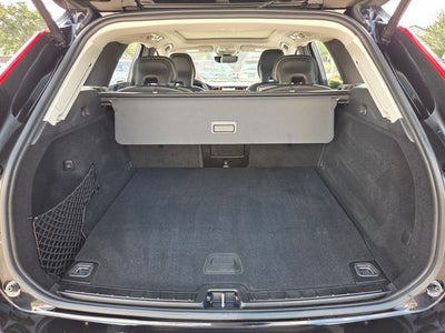 2024 Volvo XC60 Recharge Plug-In Hybrid Core Dark