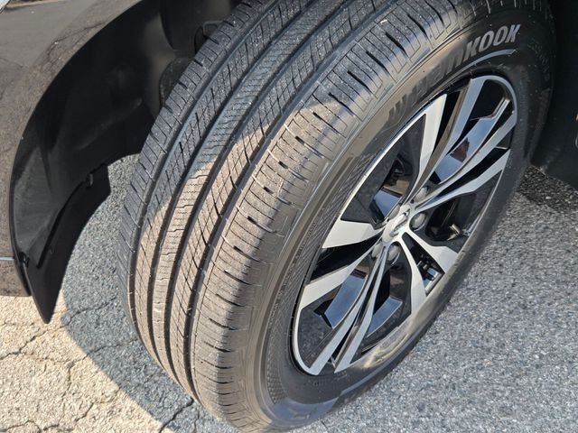 2024 Volvo XC60 Recharge Plug-In Hybrid Core Dark