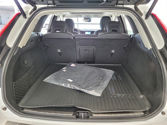 2023 Volvo XC60 B5 Ultimate Bright Theme