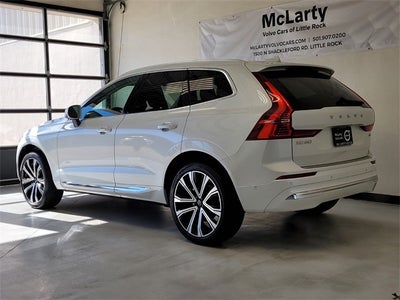 2023 Volvo XC60 B5 Ultimate Bright Theme