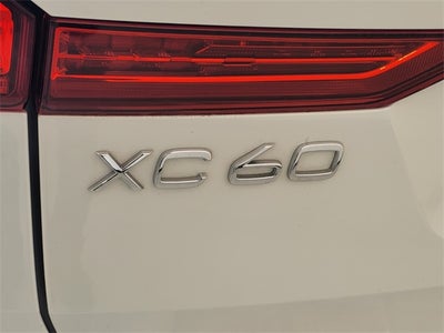 2023 Volvo XC60 B5 Ultimate Bright Theme