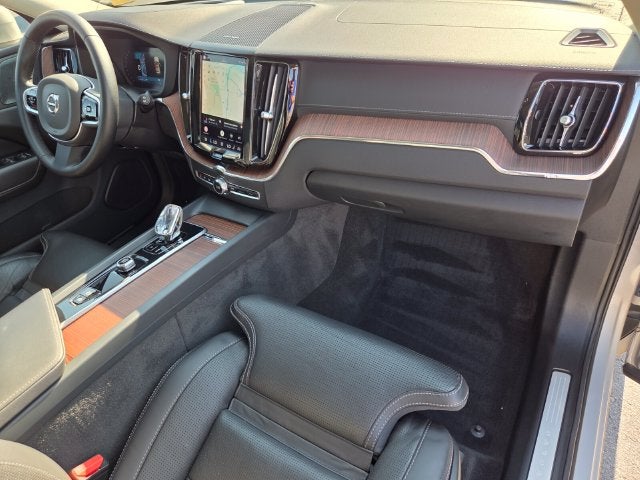 2023 Volvo XC60 B5 Ultimate Bright Theme