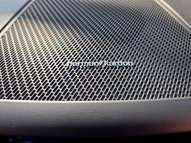2023 Volvo XC60 B5 Ultimate Bright Theme