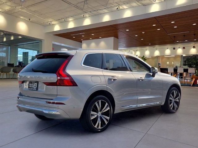 2023 Volvo XC60 B5 Ultimate Bright Theme
