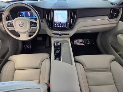 2023 Volvo XC60 B5 Ultimate Dark Theme