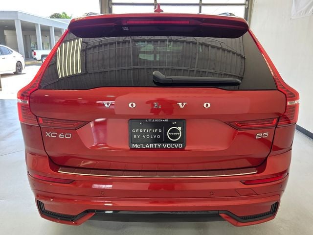 2023 Volvo XC60 B5 Ultimate Dark Theme