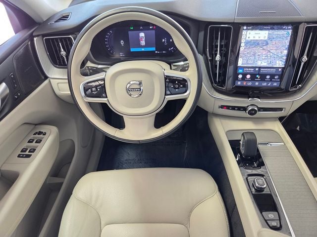 2024 Volvo XC60 B5 Plus Dark Theme