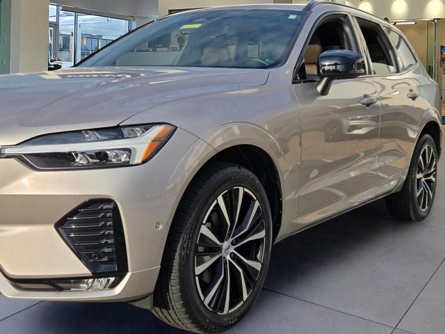2024 Volvo XC60 B5 Plus Dark Theme