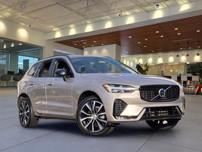 2024 Volvo XC60 B5 Plus Dark Theme