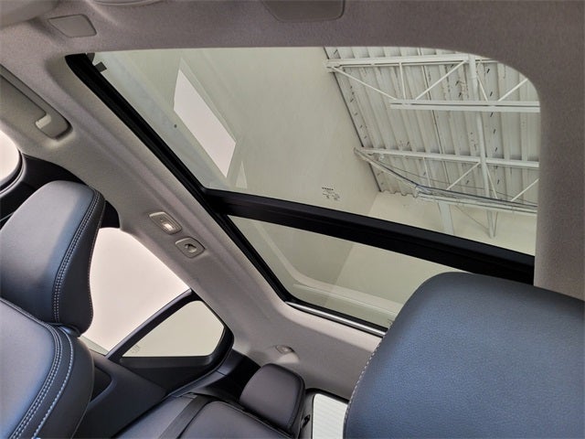 2025 Volvo XC40 B5 Core