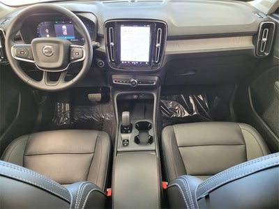 2025 Volvo XC40 B5 Core