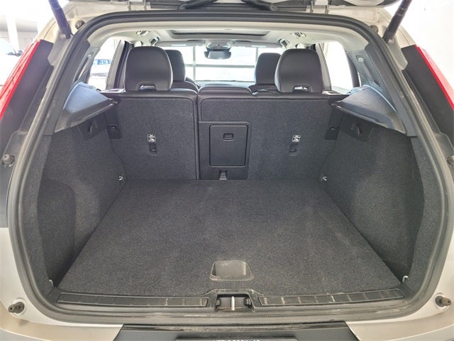 2025 Volvo XC40 B5 Core