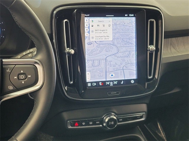 2025 Volvo XC40 B5 Core