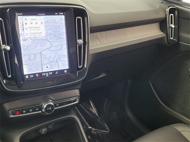 2025 Volvo XC40 B5 Core