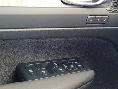 2025 Volvo XC40 B5 Core