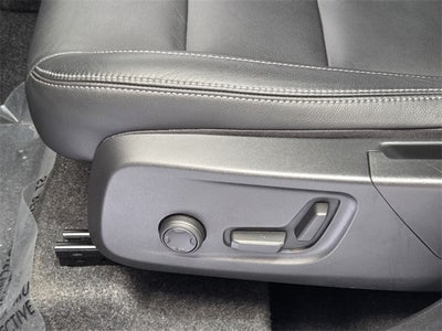 2025 Volvo XC40 B5 Core