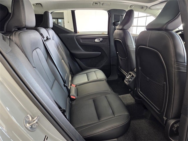 2025 Volvo XC40 B5 Core