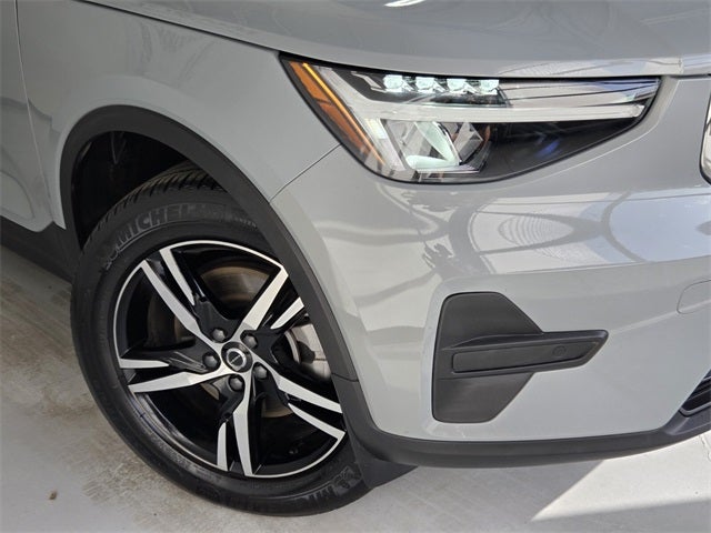 2025 Volvo XC40 B5 Core