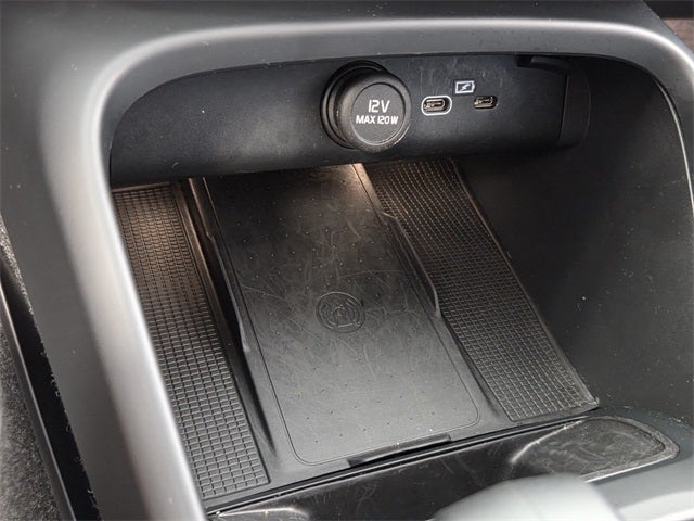 2025 Volvo XC40 B5 Core