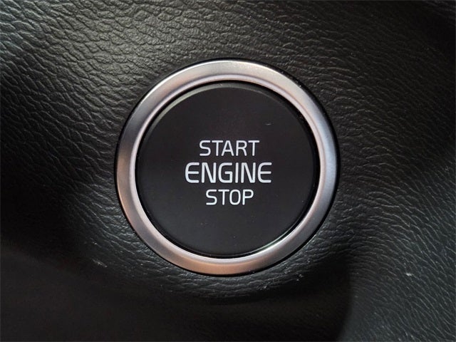 2025 Volvo XC40 B5 Core