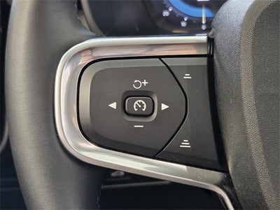 2025 Volvo XC40 B5 Core