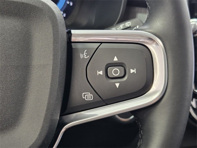 2025 Volvo XC40 B5 Core