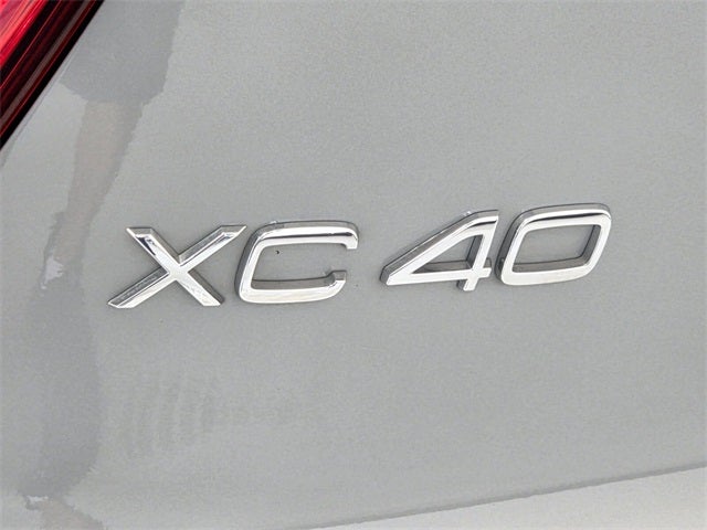 2025 Volvo XC40 B5 Core