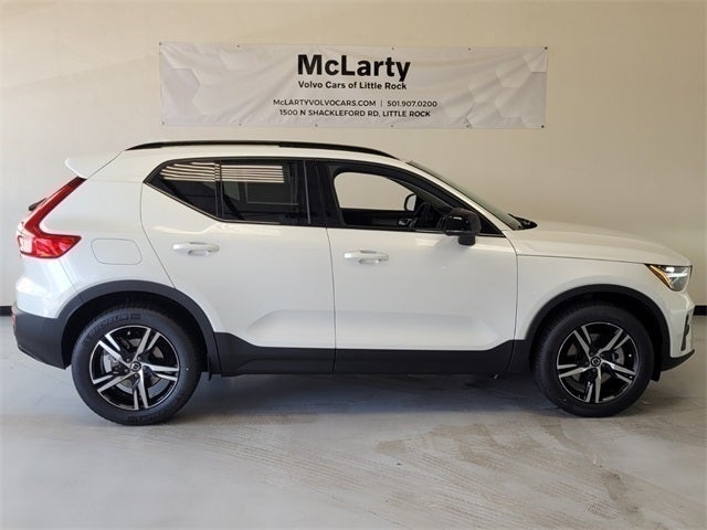 2026 Volvo XC40 B5 Core