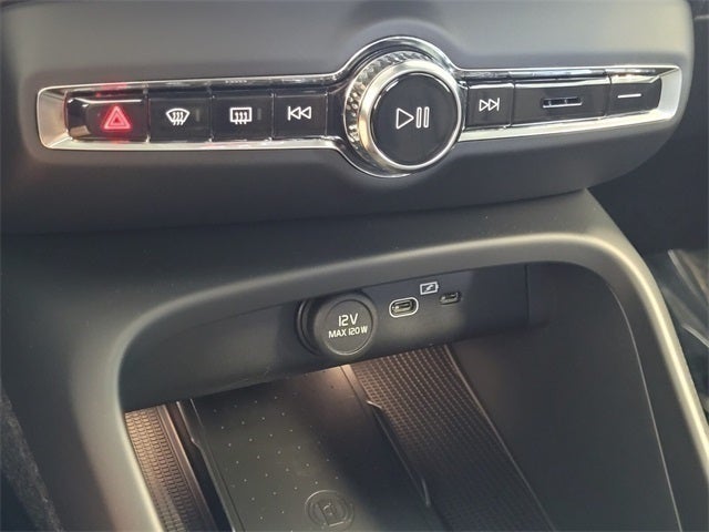 2026 Volvo XC40 B5 Core