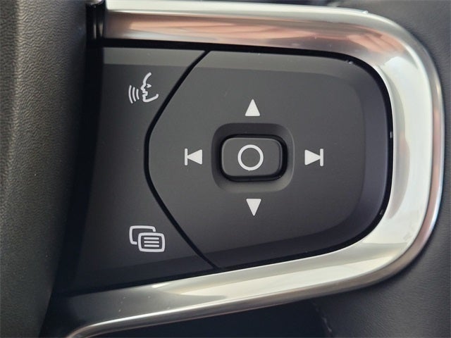 2026 Volvo XC40 B5 Core