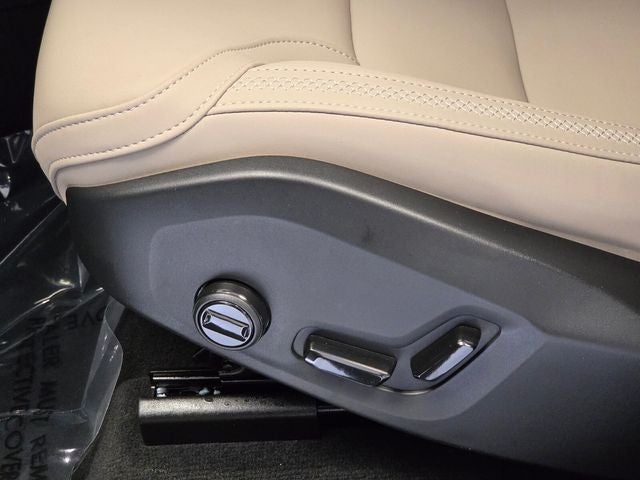 2026 Volvo XC60 B5 Core