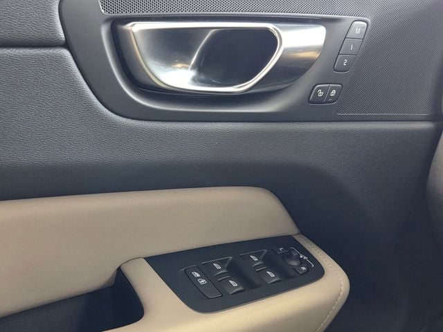 2026 Volvo XC60 B5 Core