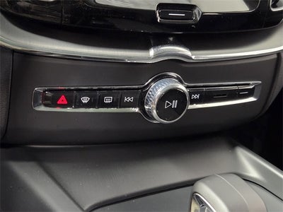 2025 Volvo XC60 B5 Core