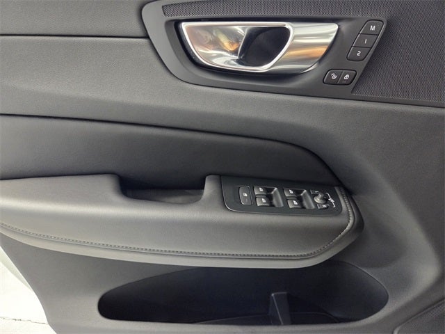 2025 Volvo XC60 B5 Core