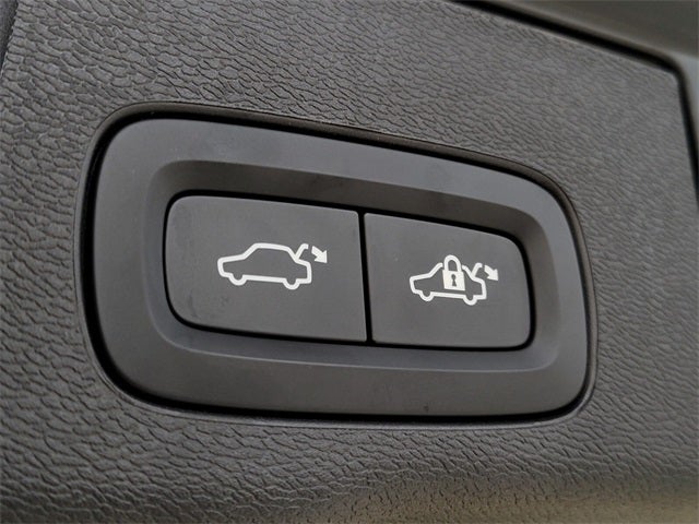 2025 Volvo XC60 B5 Core