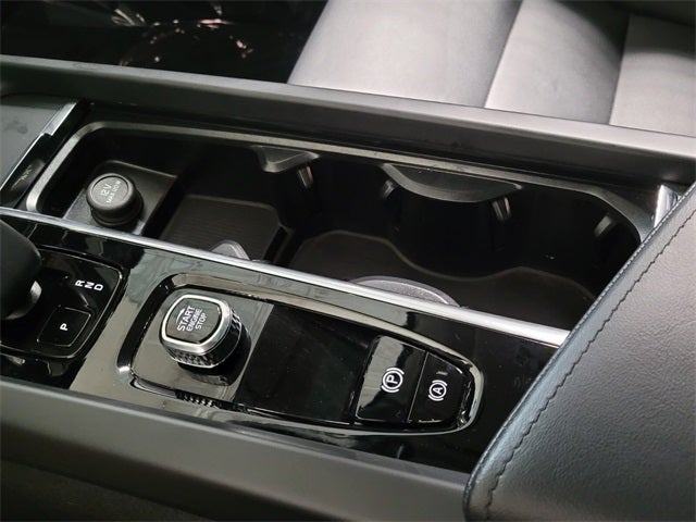 2025 Volvo XC60 B5 Core