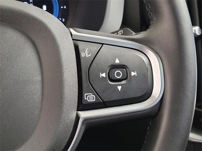 2025 Volvo XC60 B5 Core