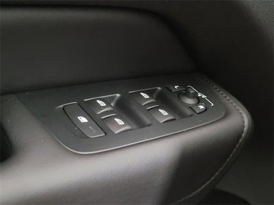 2025 Volvo XC60 B5 Core