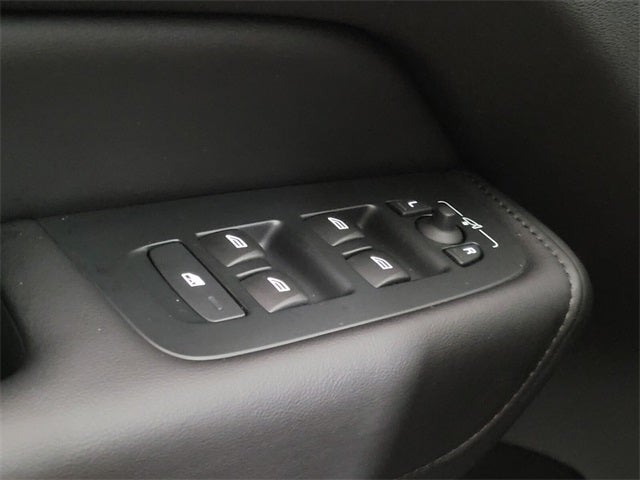 2025 Volvo XC60 B5 Core