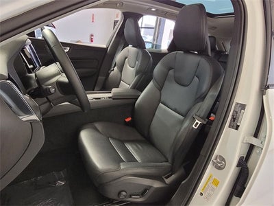 2025 Volvo XC60 B5 Core