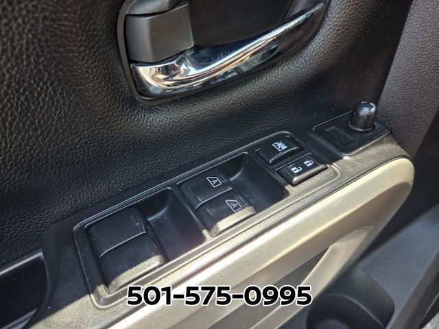 2023 Nissan Titan SV