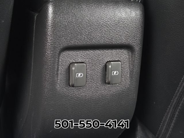 2022 Nissan Kicks SR