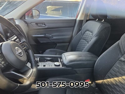 2023 Nissan Pathfinder SV