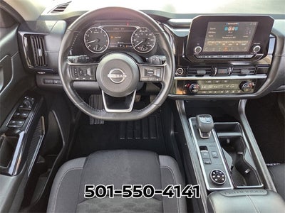 2022 Nissan Pathfinder SV