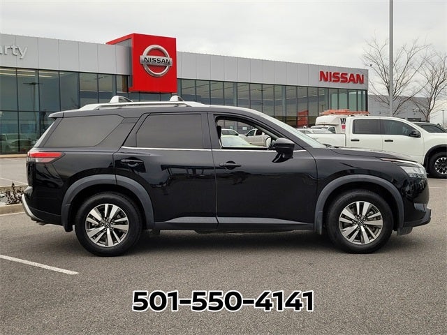2022 Nissan Pathfinder SL